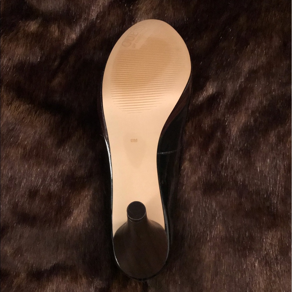 GUESS OPEN TOE PUMP - Picture 6 of 7